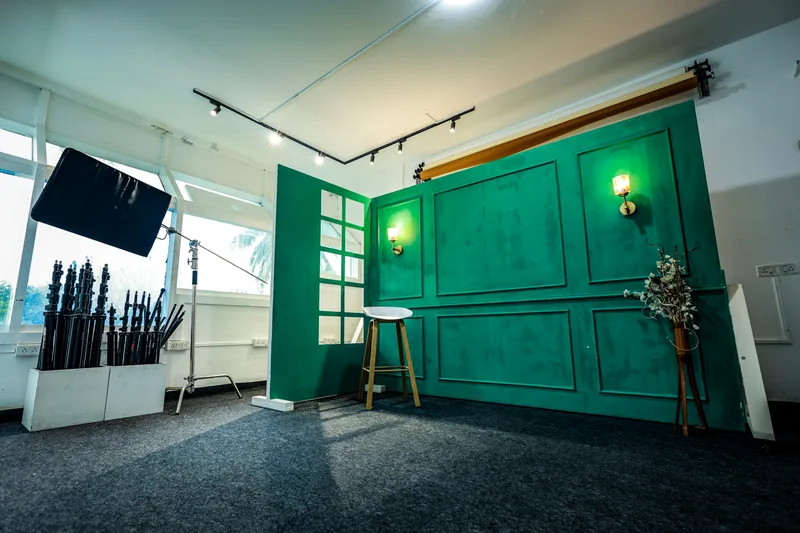 Green interior set at Trendtag Studio
